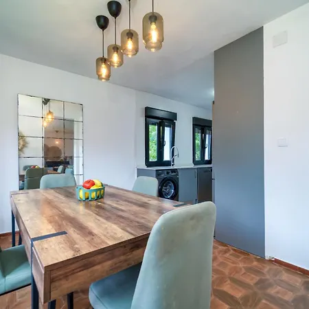 En Riegu Llanes Nyaraló *